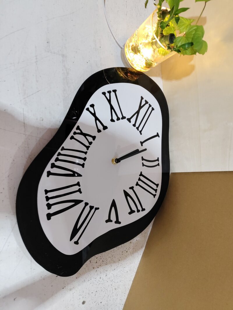 Roman Ethereal: Sculptural Nordic Acrylic Wall Clock - Nox Decor Lighting