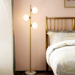 Creative Minimalist Vertical Floor Lamp – Gold & Glass
