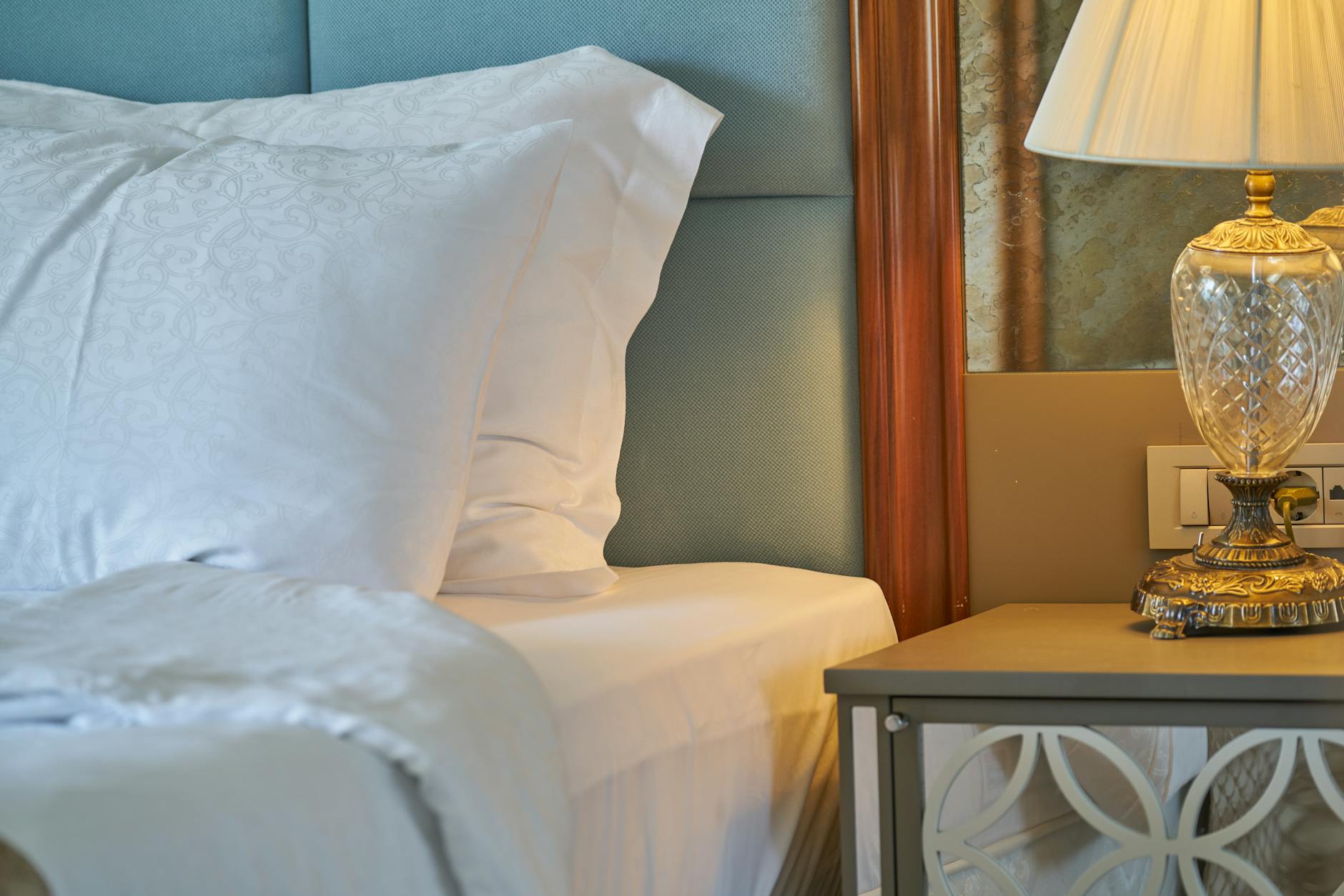 Explore the Luxury Silk Pillowcases Canada Price at Nox Decor 21 luxury silk pillowcases canada price styled interior, Nox Decor