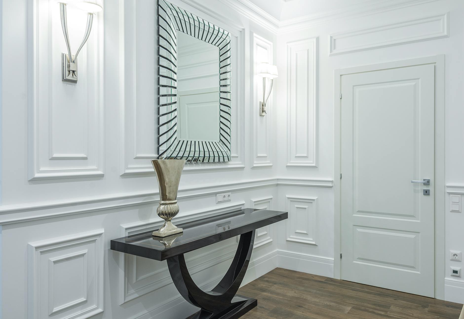 Modern Entryway Console Table Decor Ideas for Canada 3 Vintage Metal Table Lamp on a console table