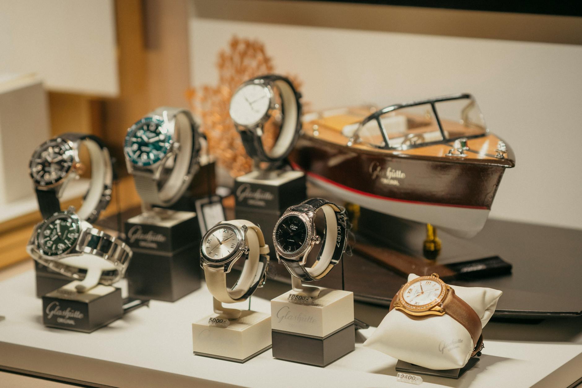 Find Your Perfect Wall Watch Near Me 7 Stylish wall watch in a modern home setting